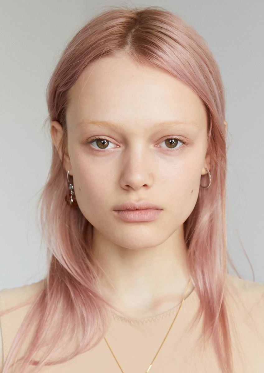 SIMONA KUST